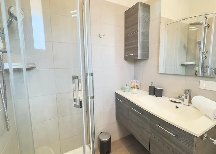 Canal Salso By Ca-sa Check * Venise